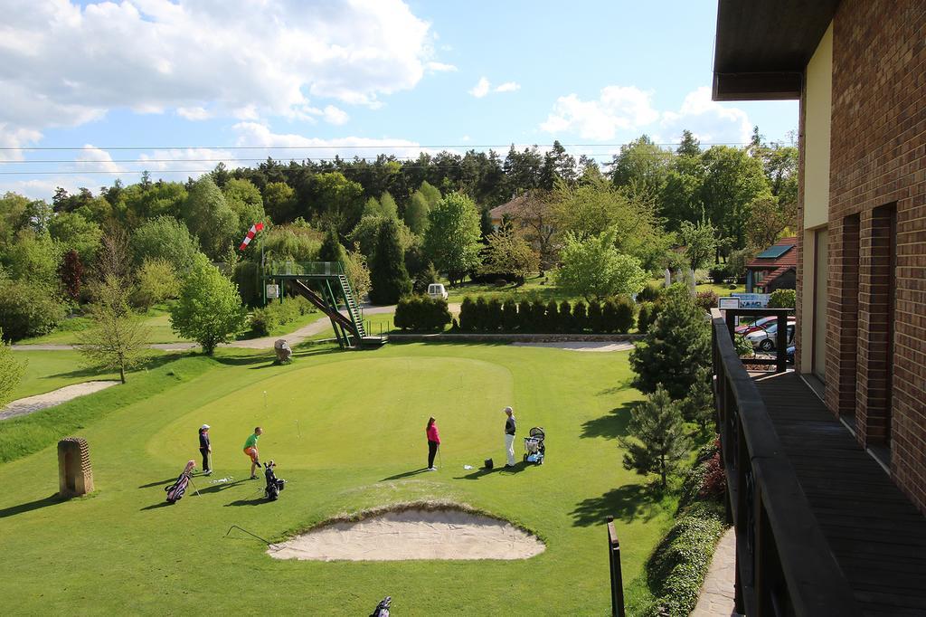 Hotel Areal Botanika Unhošť Zewnętrze zdjęcie