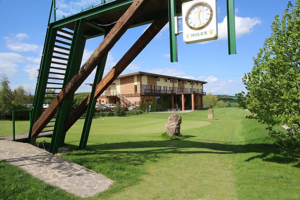 Hotel Areal Botanika Unhošť Zewnętrze zdjęcie
