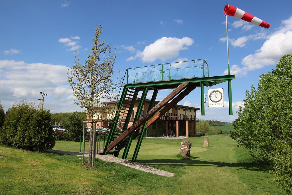 Hotel Areal Botanika Unhošť Zewnętrze zdjęcie