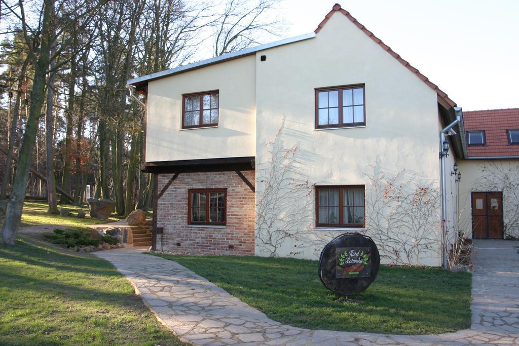 Hotel Areal Botanika Unhošť Zewnętrze zdjęcie