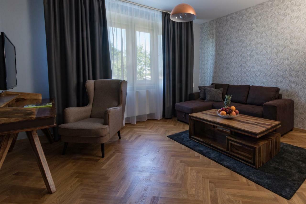 Hotel Areal Botanika Unhošť Zewnętrze zdjęcie